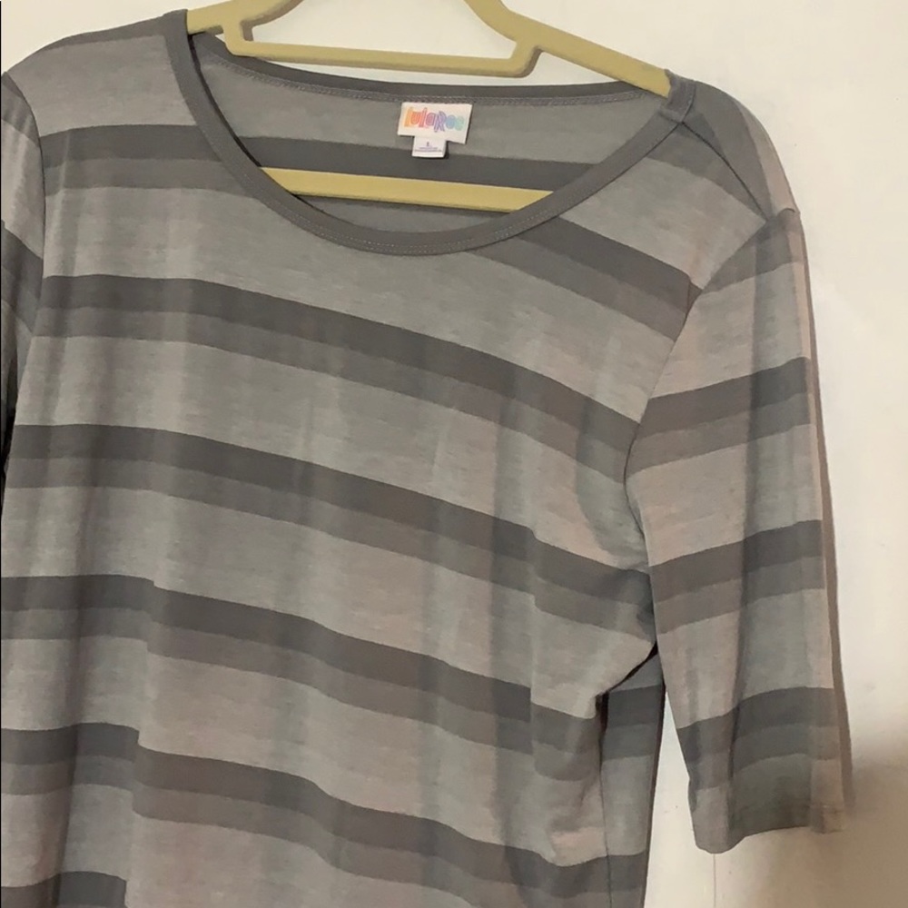 LuLaRoe large Gigi top